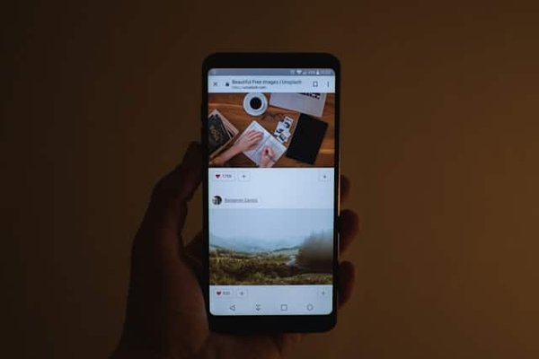 Quelle application recommandée pour la gestion efficace des e-mails professionnels sur un LG Wing?